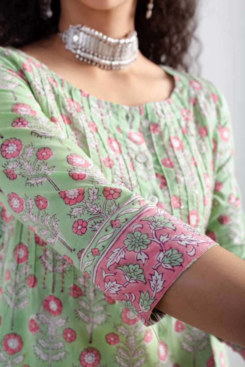 Image for Kusvaa Wsr399 Kavya Handblock Kurta Pant Set Closeup