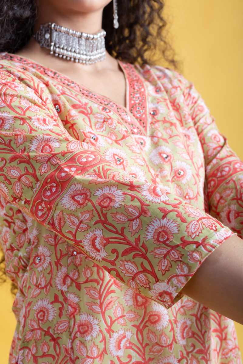 Image for Kusvaa Wsr404 Avani Handblock Cotton Complete Suit Set Closeup