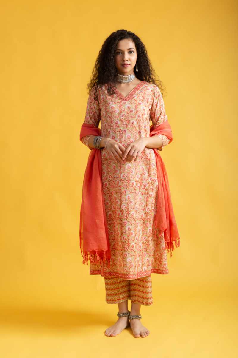 Image for Kusvaa Wsr404 Avani Handblock Cotton Complete Suit Set Side