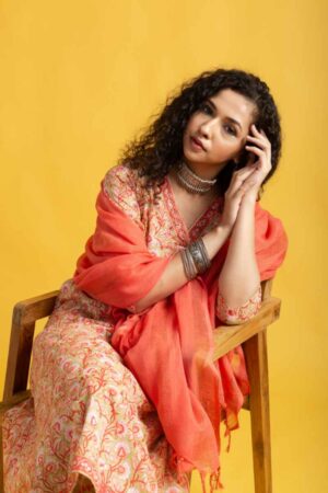 Image for Kusvaa Wsr404 Avani Handblock Cotton Complete Suit Set Sitting