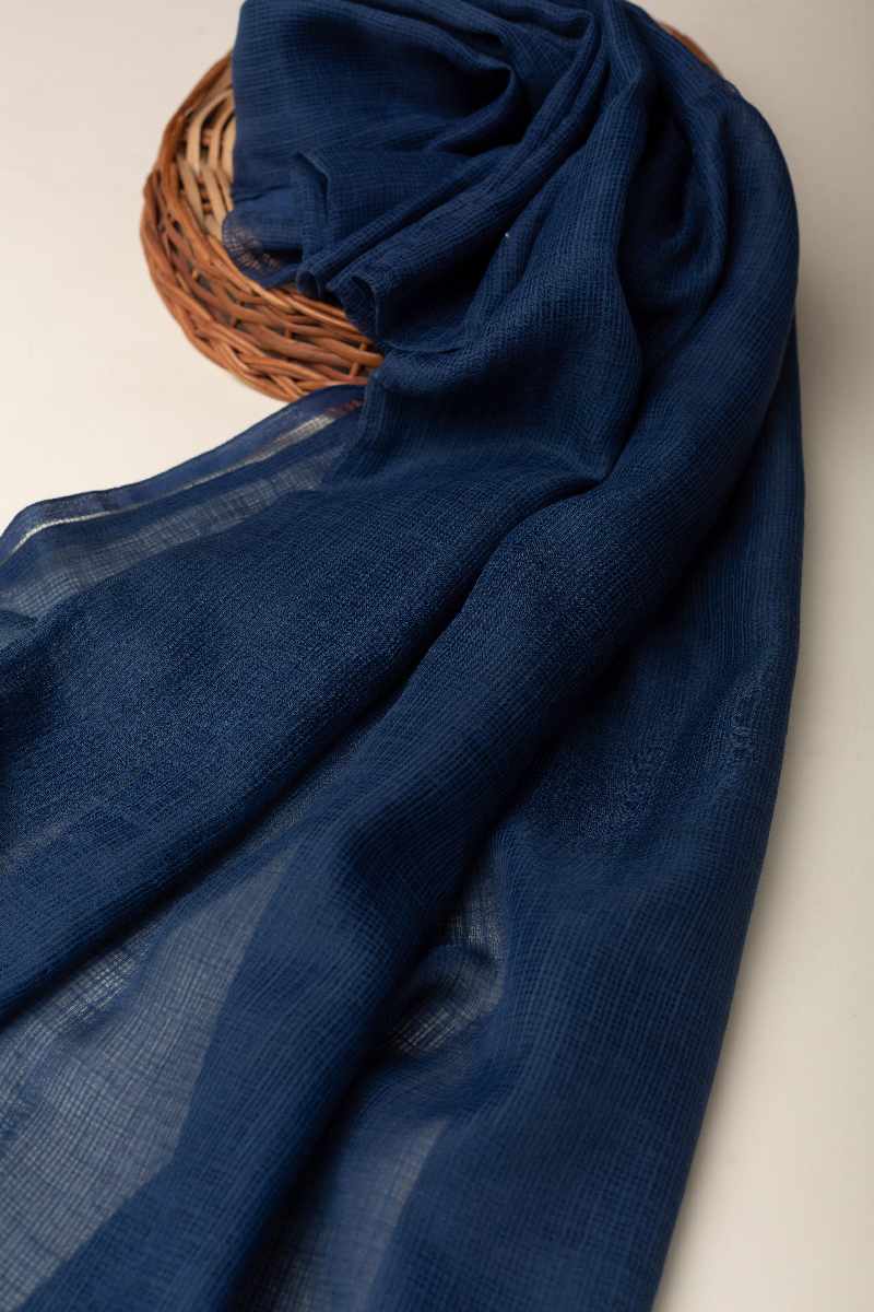 Image for Kusvaa Rndupatta05 Multi Color Cotton Kota Doria Dupatta Indigo Closeup