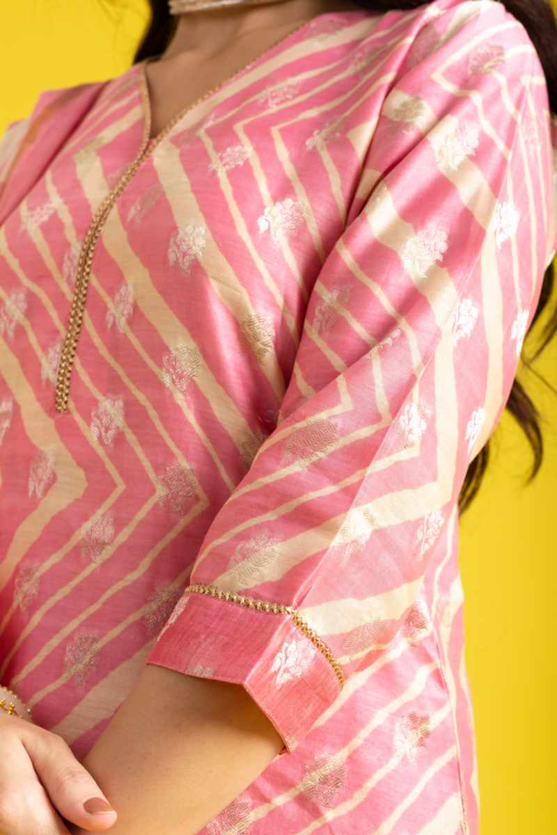 Image for Kusvaa Ws1045 Noor Chanderi Complete Suit Set Closeup