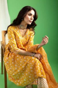Image for Kusvaa Wsr409 Charvi Cotton Complete Suit Set Sitting