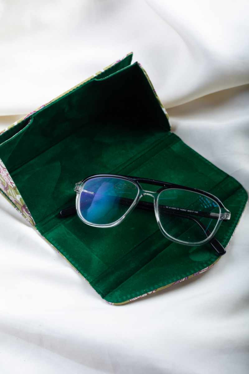 Image for Kusvaa Wsra227 Chashm E Baddoor Sunglass Spectacles Cover Front