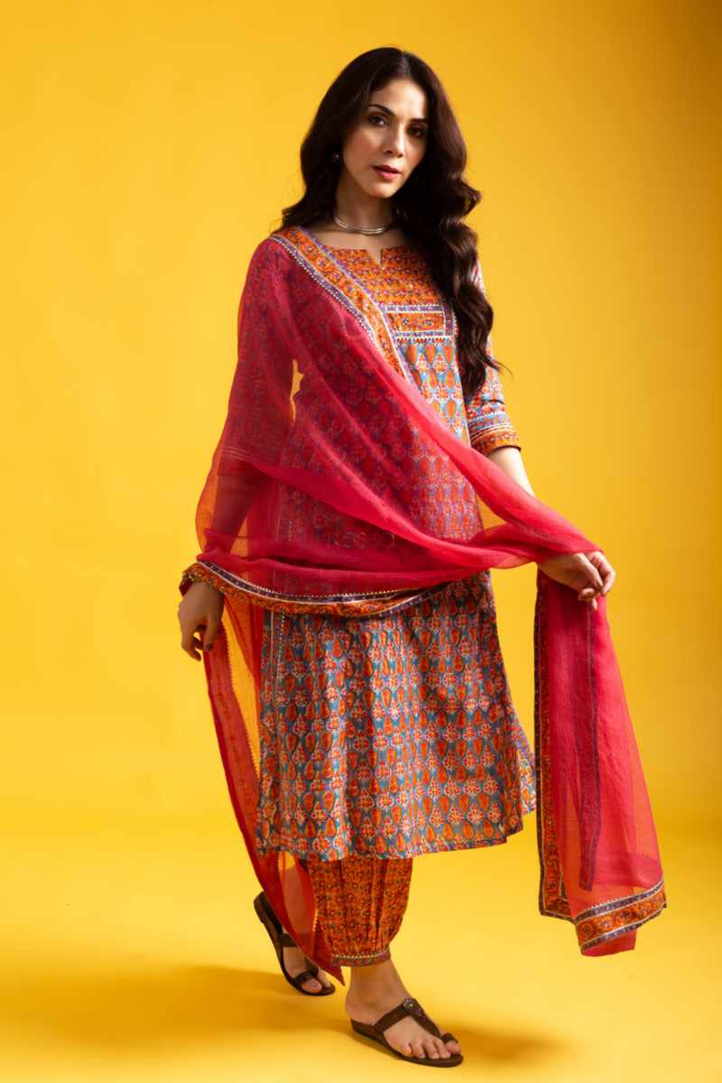 Image for Kusvaa Wsr410 Maithili Cotton Handblock Complete Suit Set Side