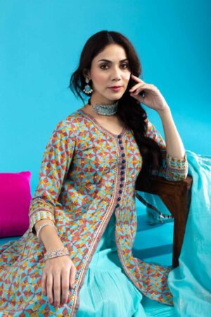 Image for Kusvaa Wsr411 Bhargavi Cotton Handblock Complete Suit Set Sitting