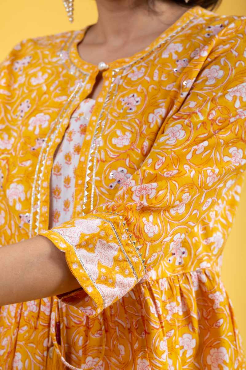 Image for Kusvaa Wsr416 Diyaa Handblock Cotton Short Top Closeup