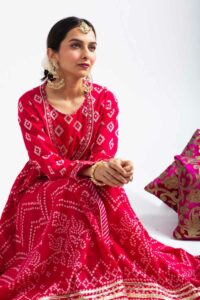 Image for Kusvaa Avdaf268 Ekatara Cotton Bandhini Print Kurta Sitting