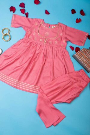Image for Kusvaa Mbe102 Mehrish Girls Muslin Kurta Pant Set Featured New