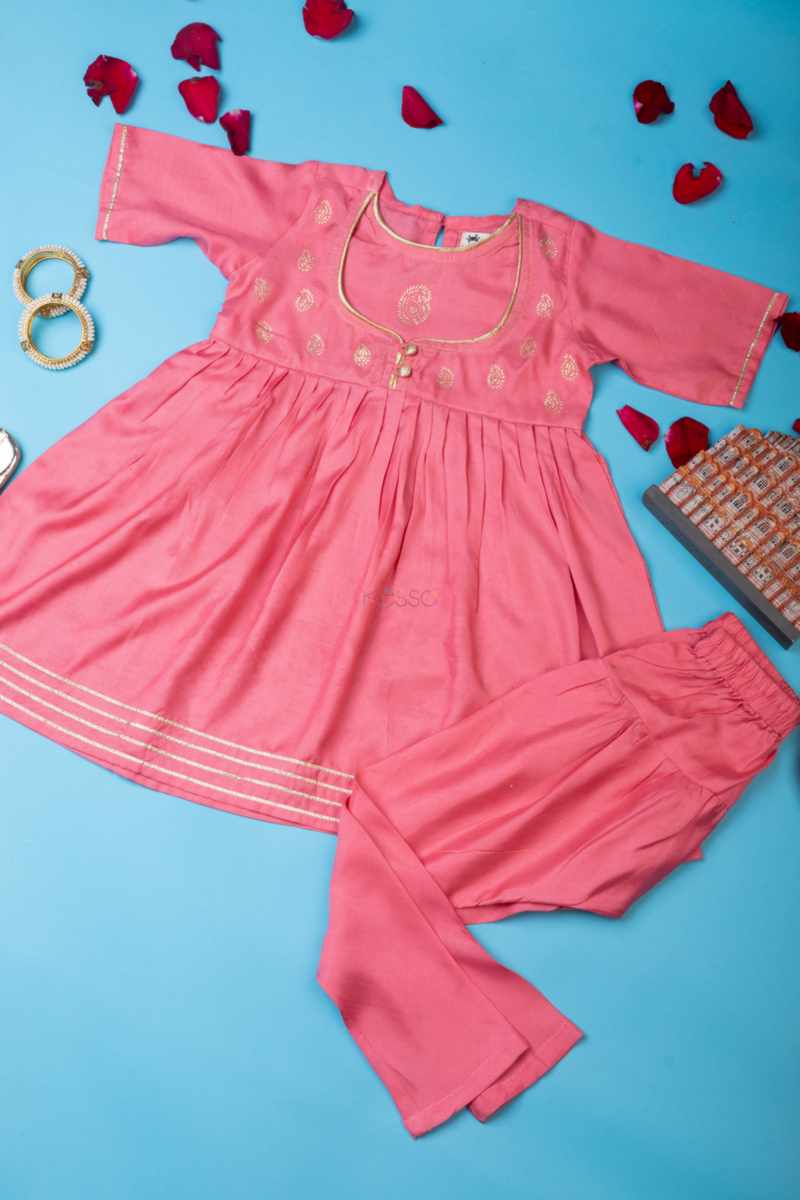 Image for Kusvaa Mbe102 Mehrish Girls Muslin Kurta Pant Set Featured New