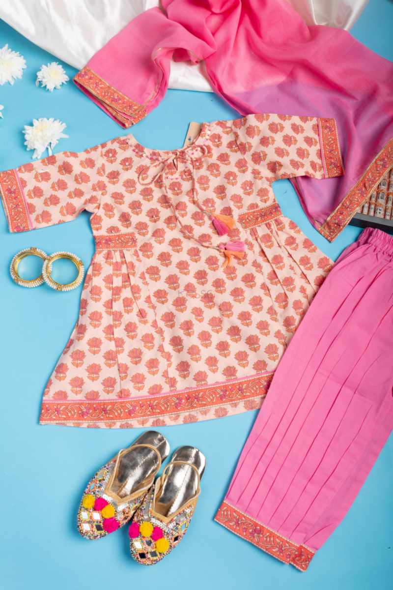 Image for Kusvaa Mbe103 Mythri Girls Cotton Complete Suit Set Closeup 2 New