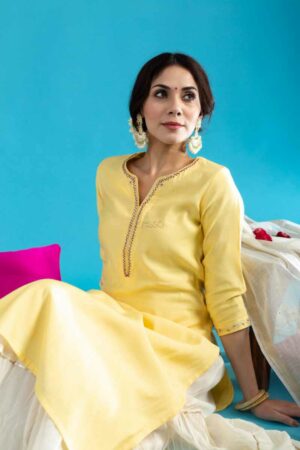 Image for Kusvaa Vcr218 Reet Chanderi Straight Fit Kurta Sitting