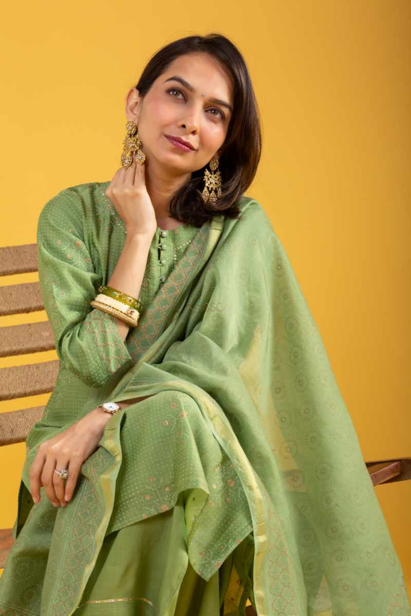 Image for Kusvaa Vcr237 Mehlaka Chanderi Kurta Dupatta Set Sitting