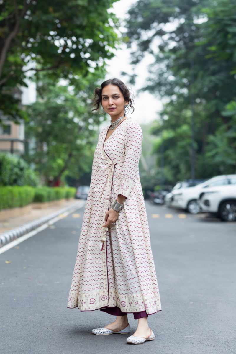 Image for Kusvaa Ws1063 Menaja Cotton Kalidar Kurta Side