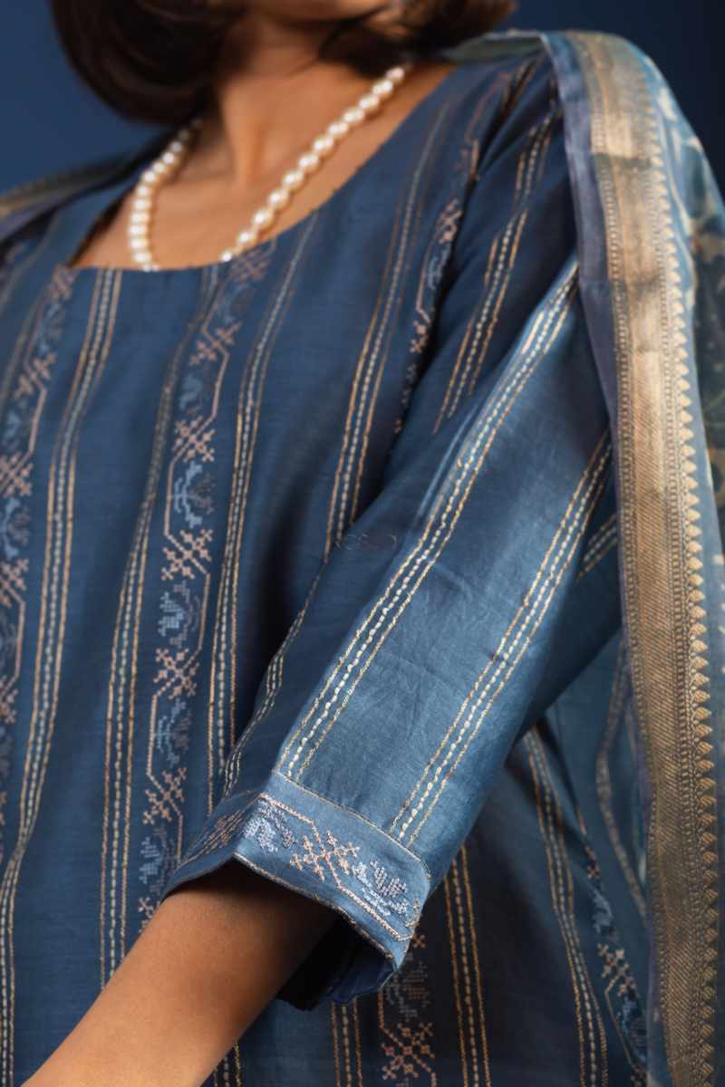 Image for Kusvaa Ws1070 Aamira Chanderi Complete Suit Set Closeup
