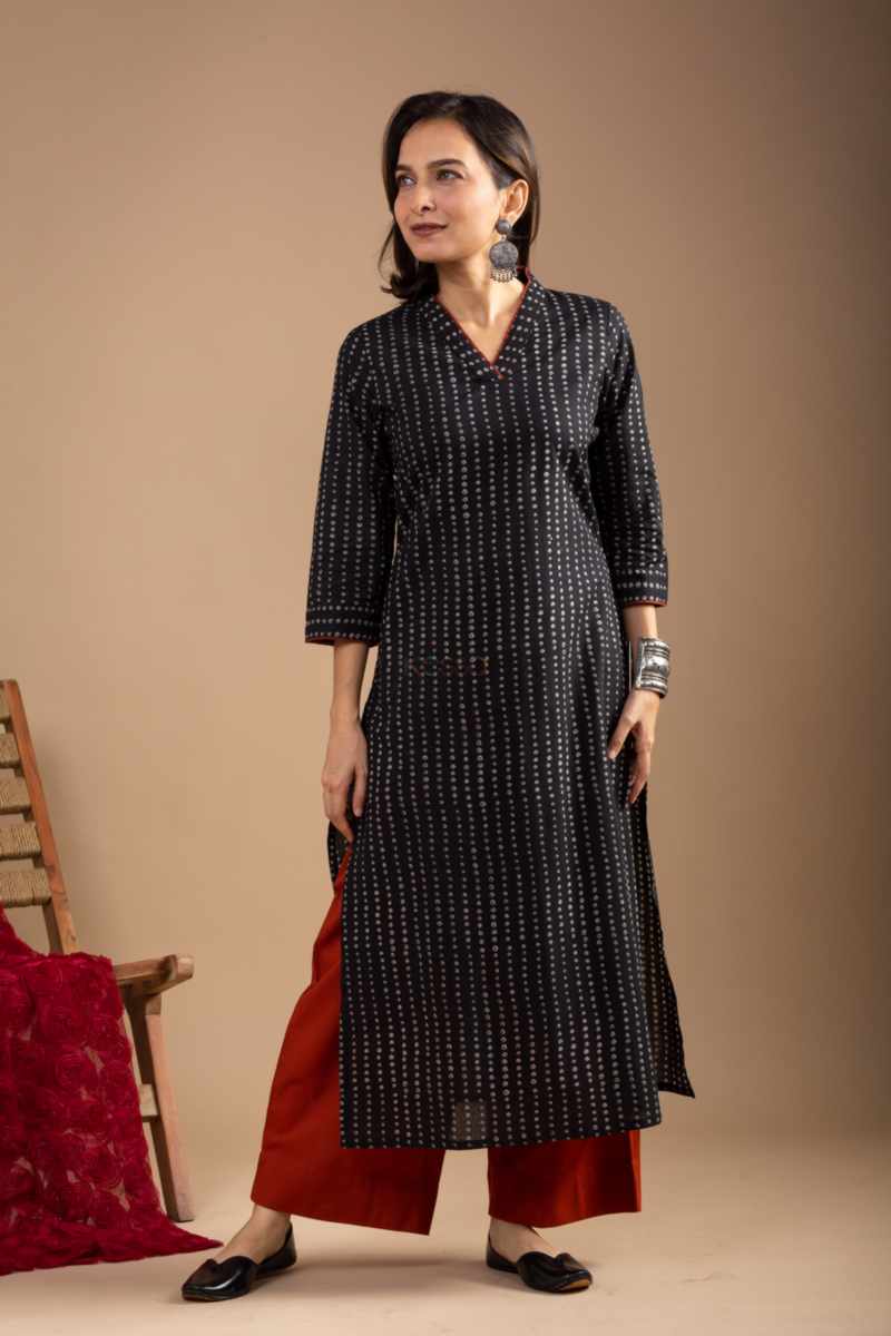 Image for Kusvaa Vcr234 Utkarika Cotton Straight Kurta Front