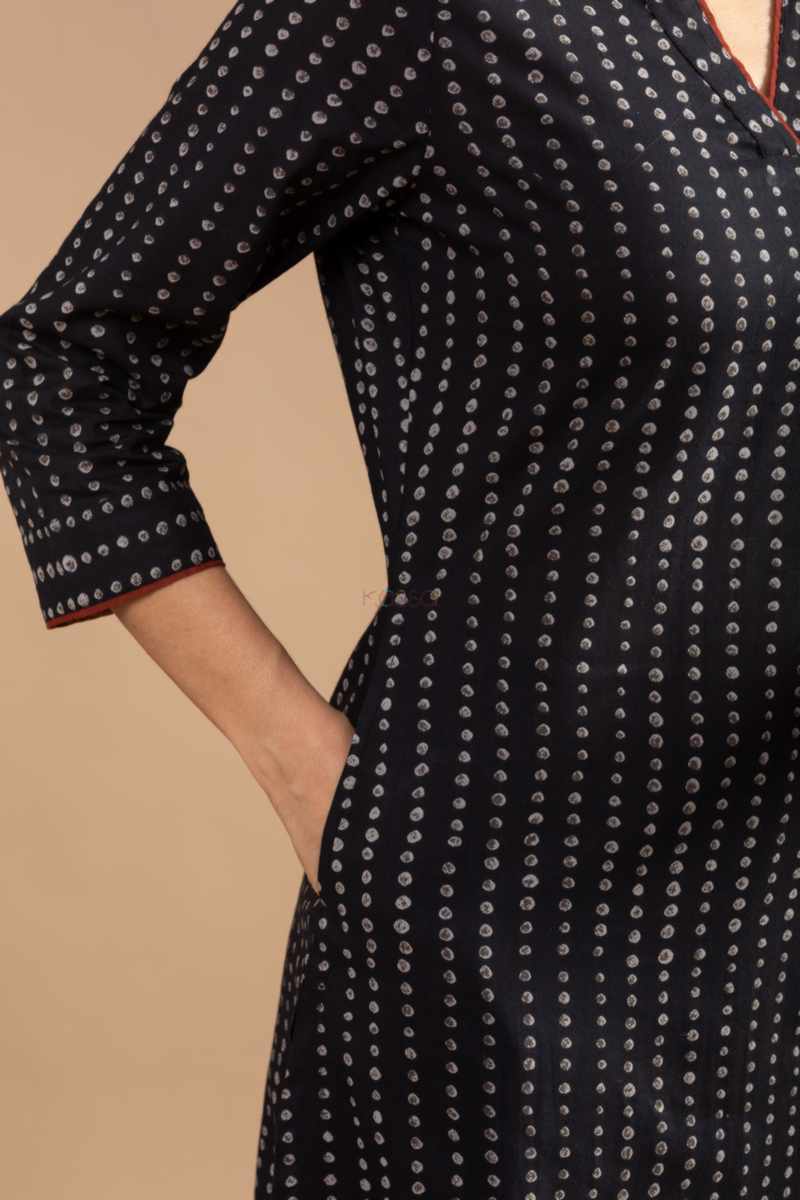 Image for Kusvaa Vcr234 Utkarika Cotton Straight Kurta Side