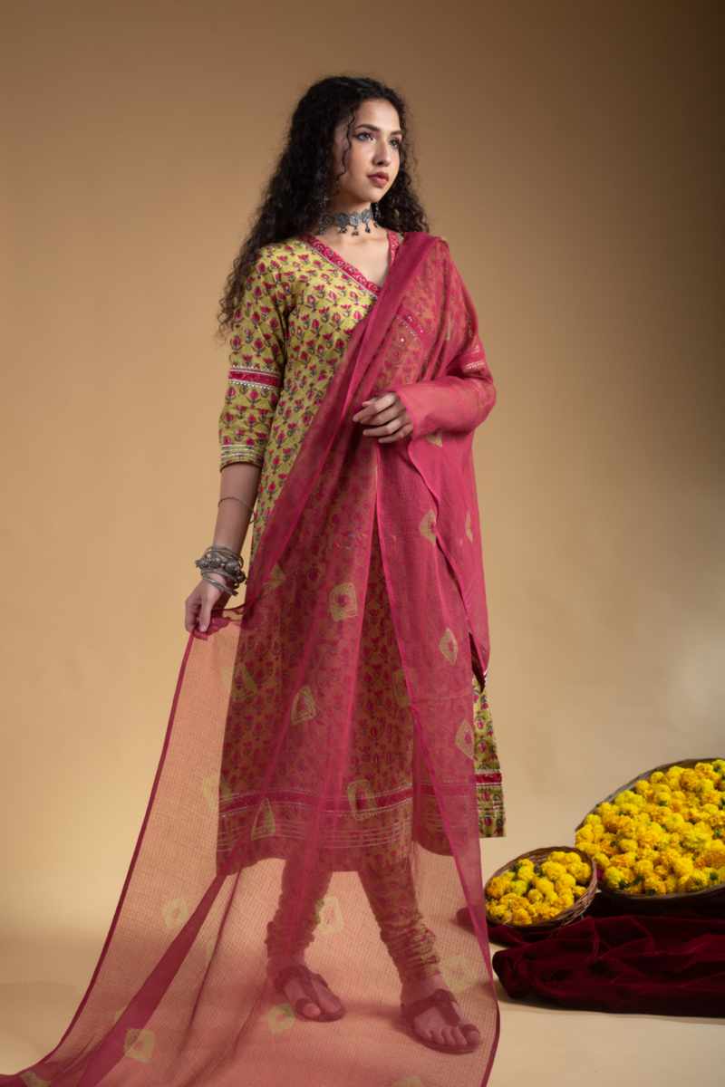 Image for Kusvaa Wsr423 Pratyaksha Handblock Complete Suit Set Side