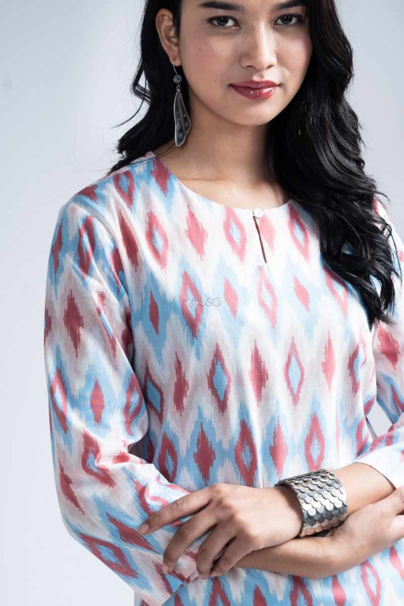 Image for Kusvaa Nekurta18 Ishmita Ikkat Print Straight Fit Kurta Closeup 2 New