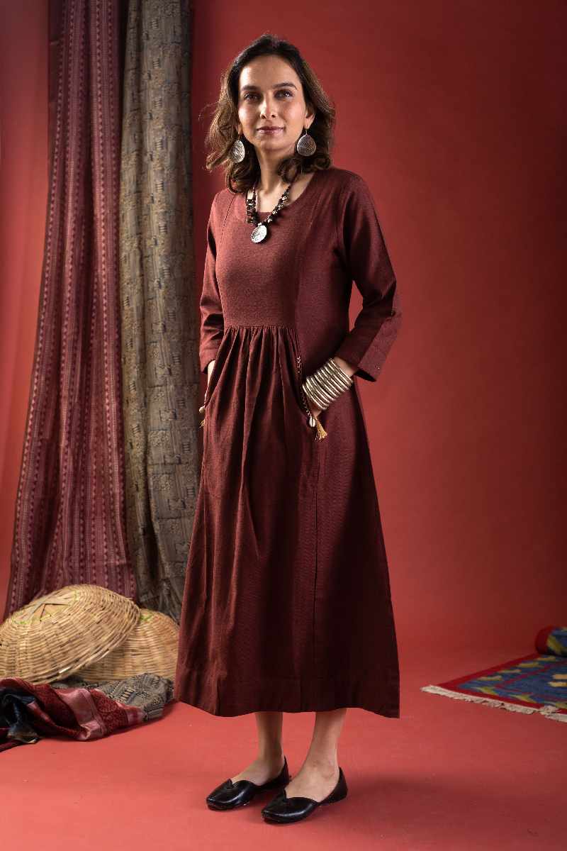 Image for Kusvaa Ws1084 Shini Dress With Necklace Closeup New