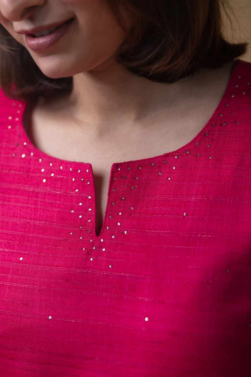 Image for Kusvaa Ws967 Artha Mahi Silk Short Kurti Closeup
