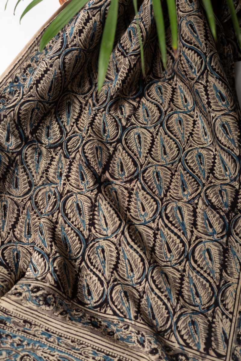 Image for Kusvaa Chdu02 Chelsea Assam Silk Stole Closeup