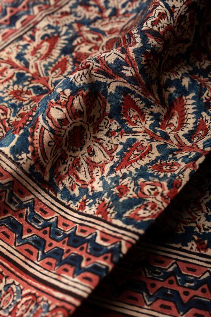 Image for Kusvaa Chdu13 Vicitra Assam Silk Stole Closeup