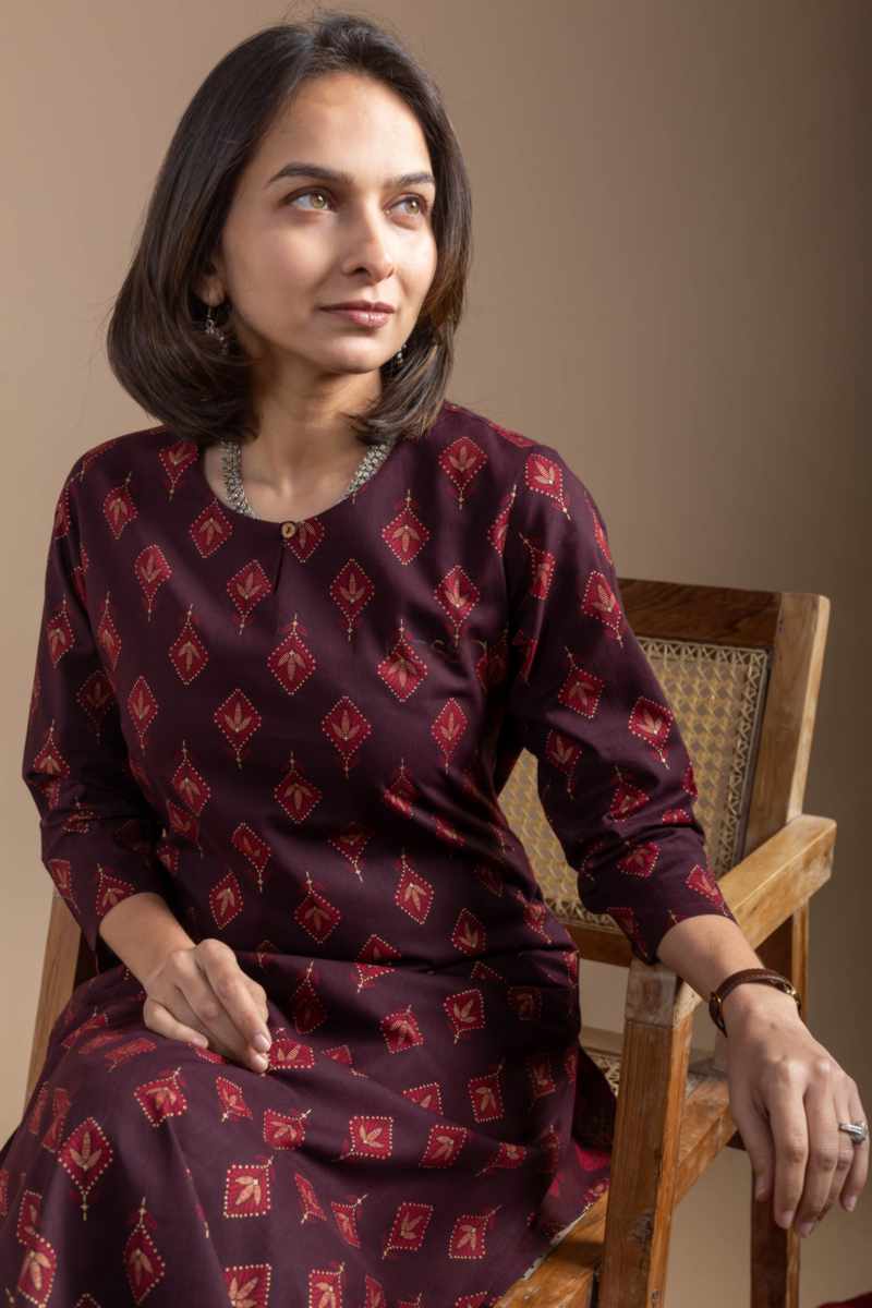 Image for Kusvaa Mbek03 Tanvi Cotton Bootil Print Kurta Sitting