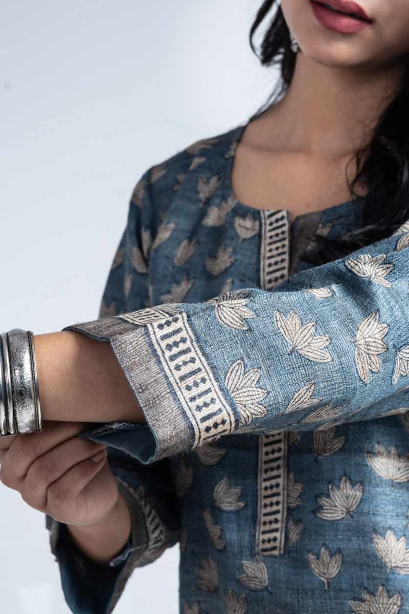 Image for Kusvaa Ne19 Rubaina Tussar Kurta Pant Set Closeup 2