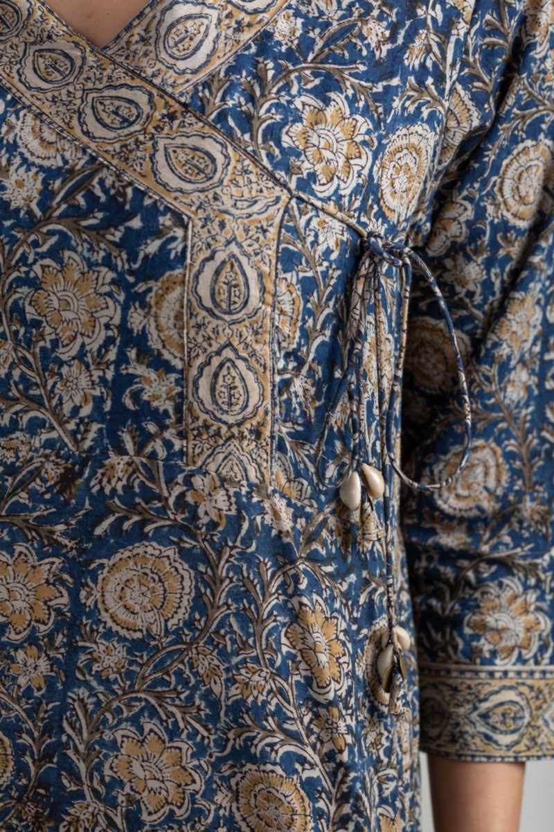 Image for Kusvaa Ne32 Suhani Cotton Kalamkari Kurta Sitting