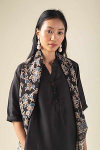 Image for Kusvaa Ne39 Ashita Linen Satin Kurta Pant Set Closeup 2 New