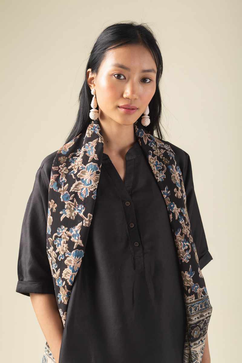 Image for Kusvaa Ne39 Ashita Linen Satin Kurta Pant Set Closeup 2 New