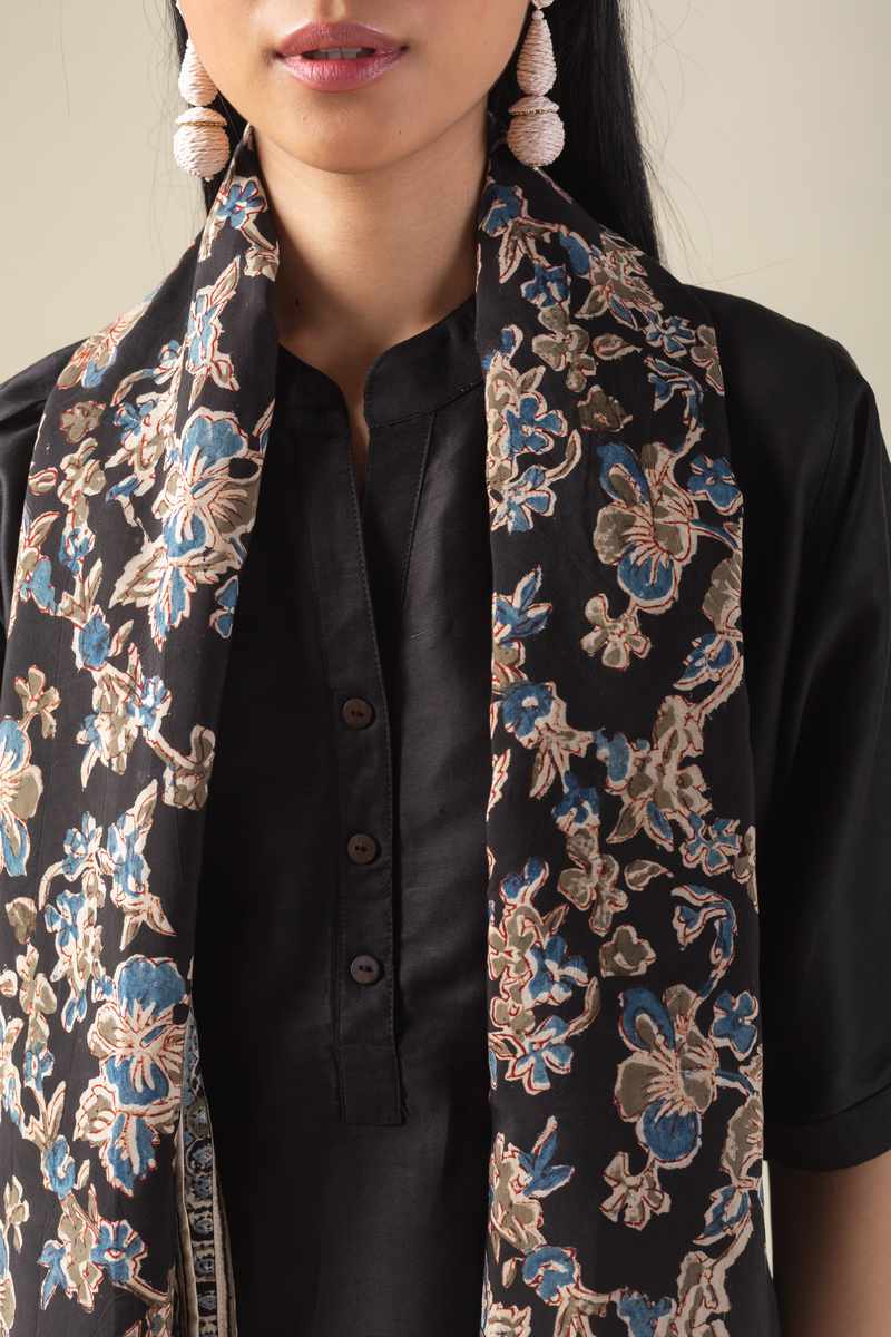 Image for Kusvaa Ne39 Ashita Linen Satin Kurta Pant Set Closeup New