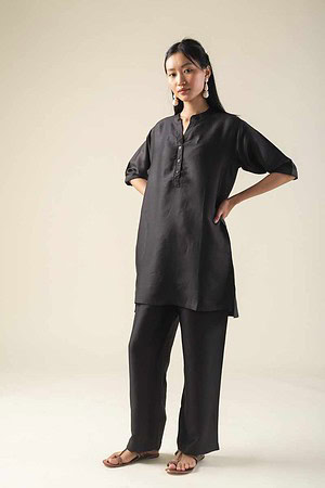 Image for Kusvaa Ne39 Ashita Linen Satin Kurta Pant Set Sitting New