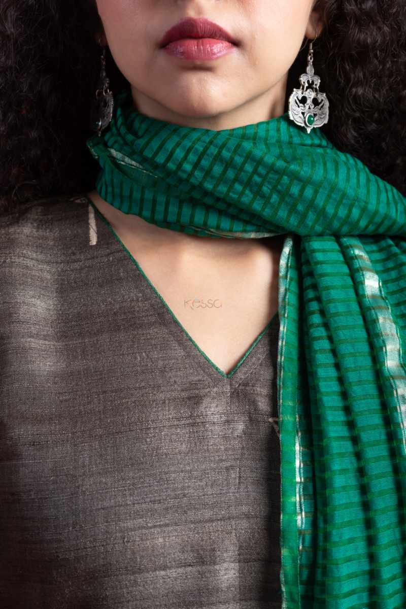 Image for Kusvaa Nekurta20 Chandria Tussar Kurta Pant Set Closeup