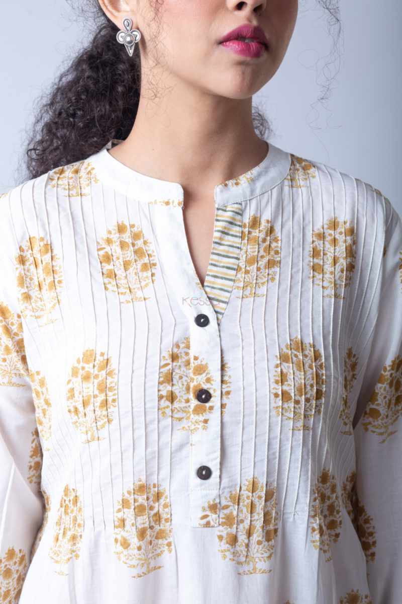 Image for Kusvaa Vcr197k Anshika Cotton Handblock Kurta Closeup