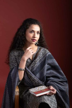 Image for Kusvaa Vcr249 Aanjay Tussar Silk Complete Suit Set Sitting