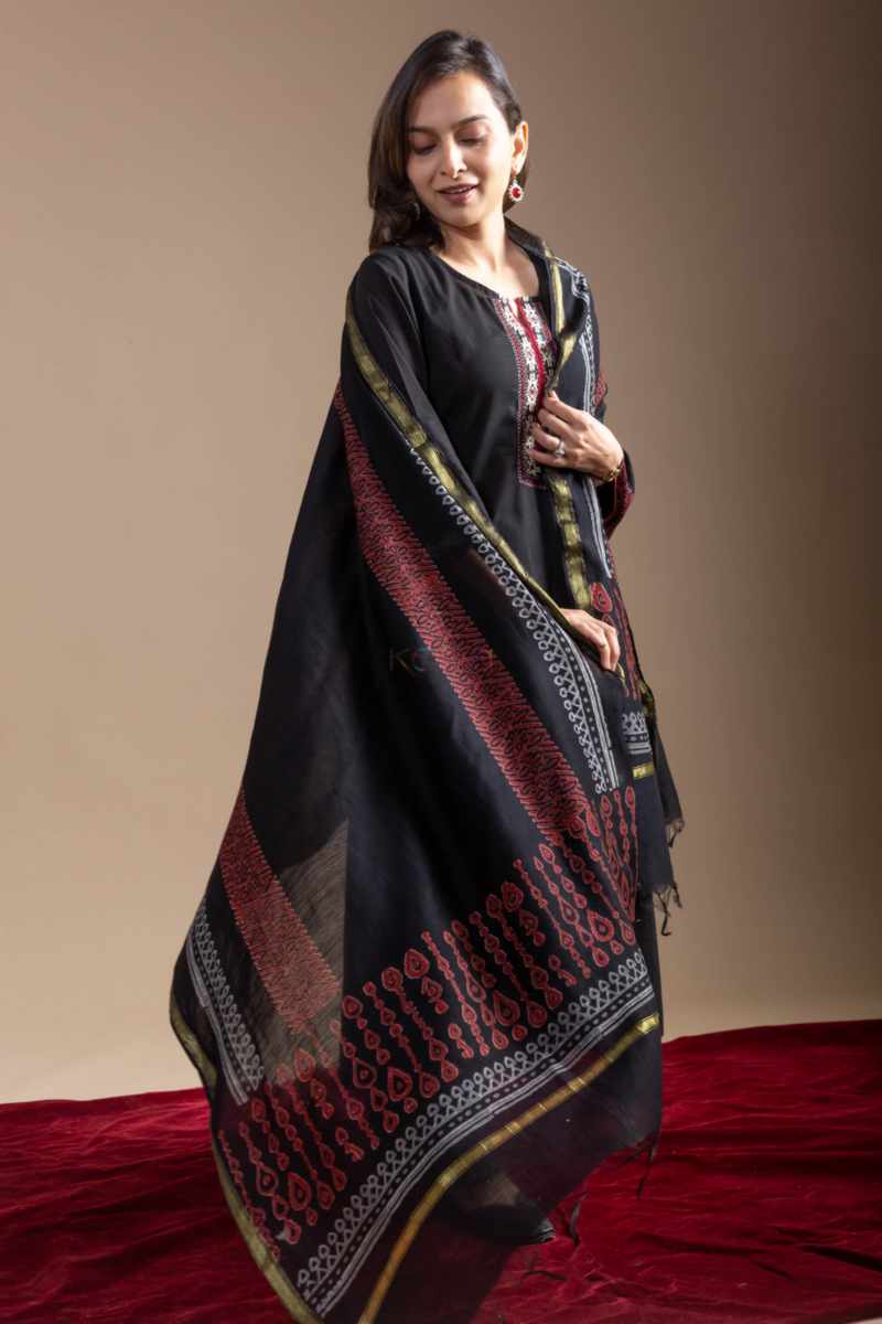 Image for Kusvaa Vcr258 Bilvani Cotton Kurta Dupatta Set Side