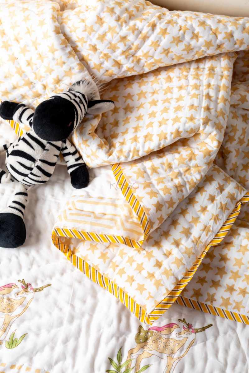 Image for Kusvaa Kaq297 Kitti Blockprint Mulmul Baby Quilt Side
