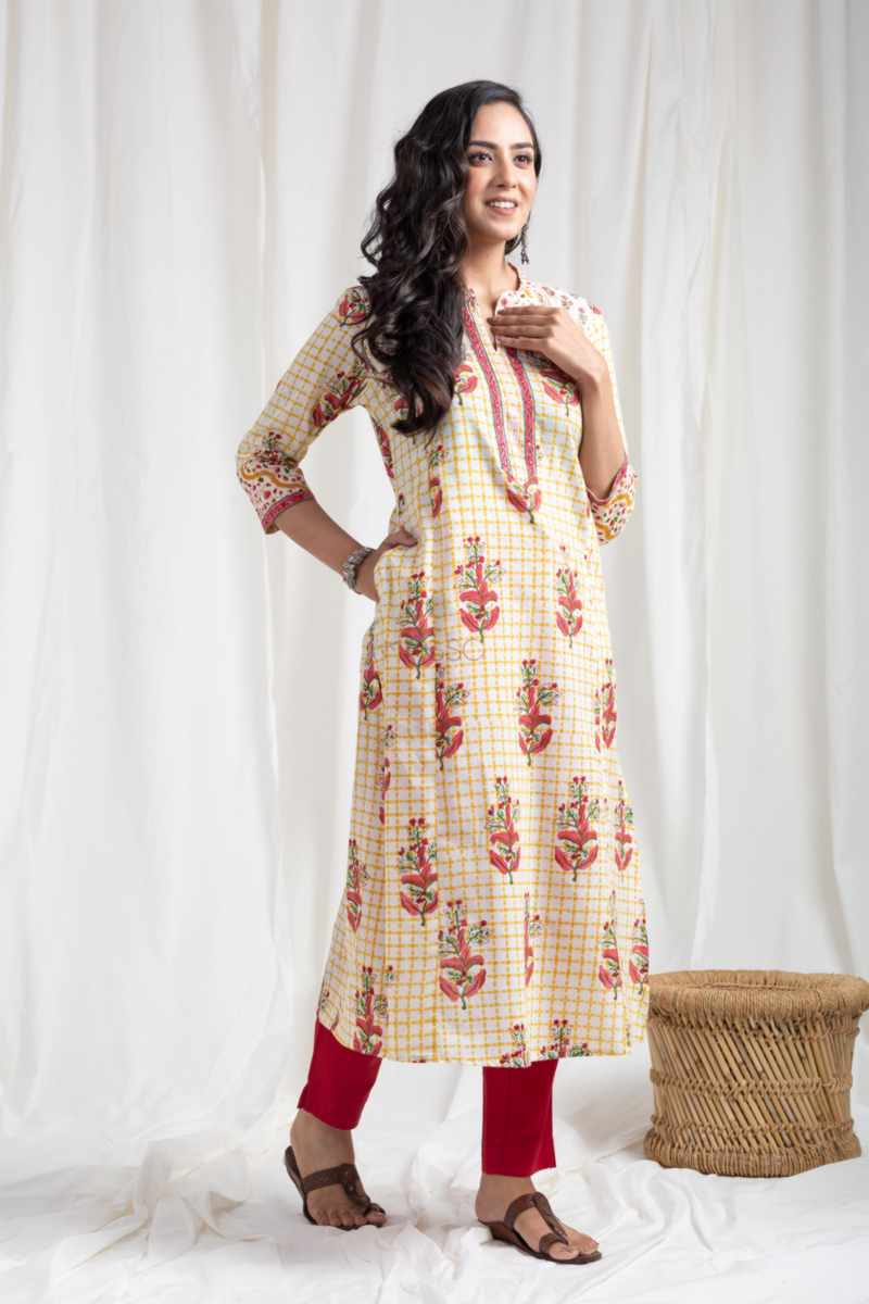 Image for Kusvaa Wsr430 Dharika Cotton Handblock Kurta Front