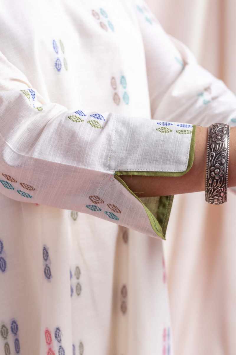 Image for Kusvaa Avdaf285 Kerry  Handloomcotton Kurta Closeup (2)