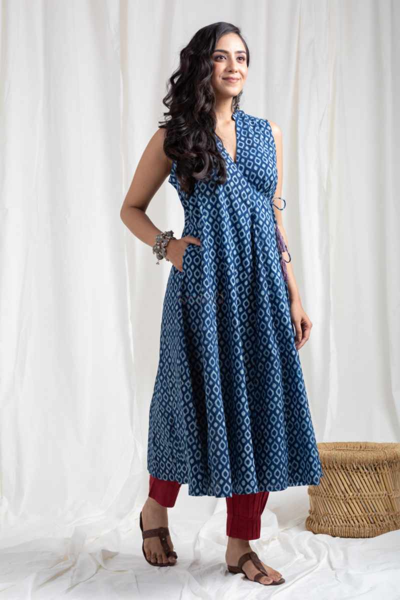 Image for Kusvaa Bpr61 Moon Cotton Handblock Kurta Side