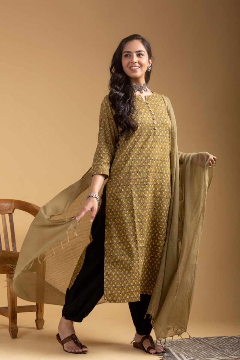 Image for Kusvaa Ws1095 Hejal Cotton Straight Kurta Front