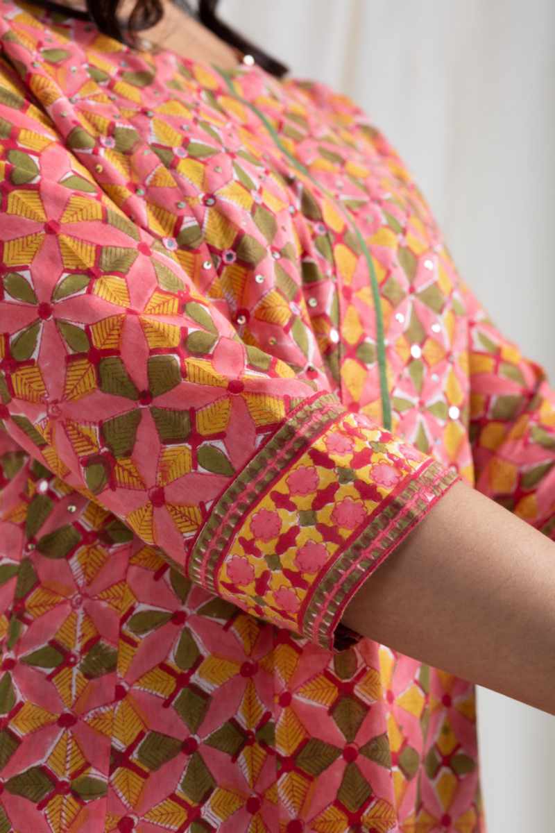 Image for Kusvaa Wsr431 Advika Cotton Handblock Kurta Closeup 2
