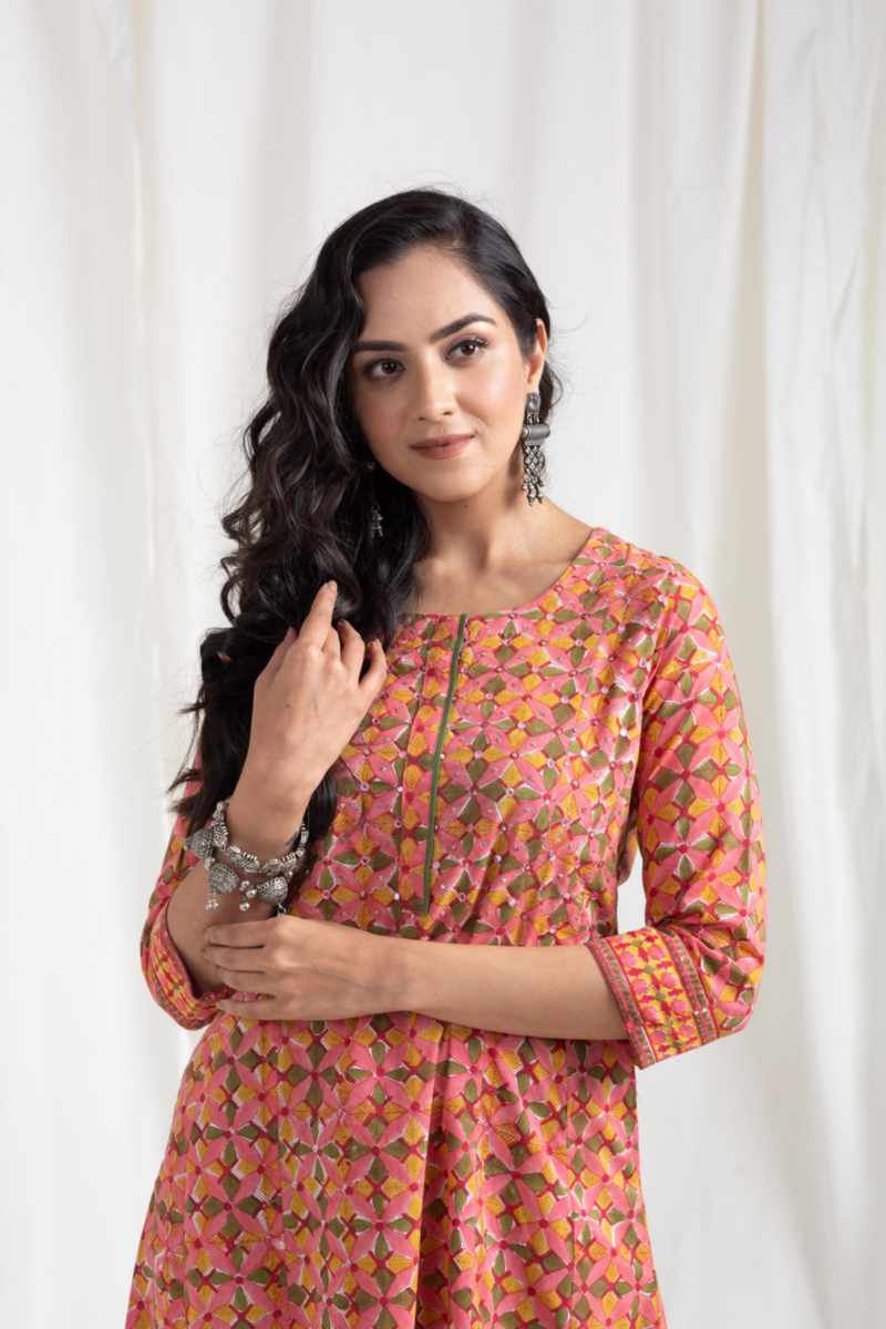 Image for Kusvaa Wsr431 Advika Cotton Handblock Kurta Side
