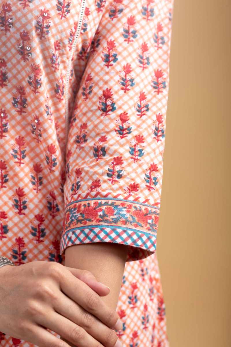 Image for Kusvaa Wsr435 Terilynn Cotton Handblock Kurta Closeup 2