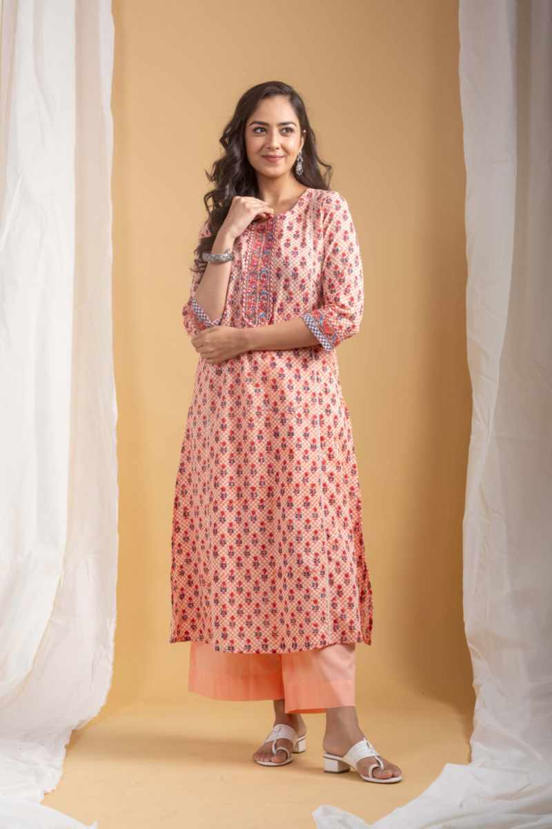 Image for Kusvaa Wsr435 Terilynn Cotton Handblock Kurta Front