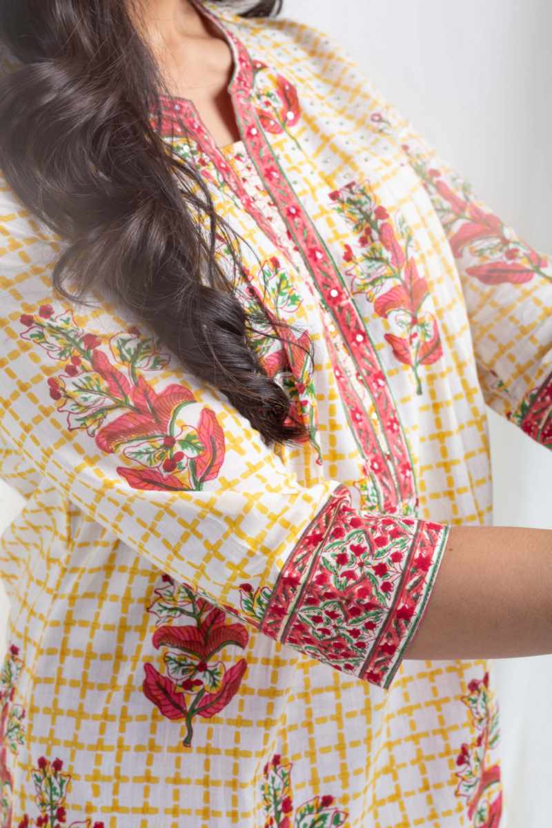 Image for Kusvaa Wsr437 Nishi Cotton Short Kurti Closeup 2