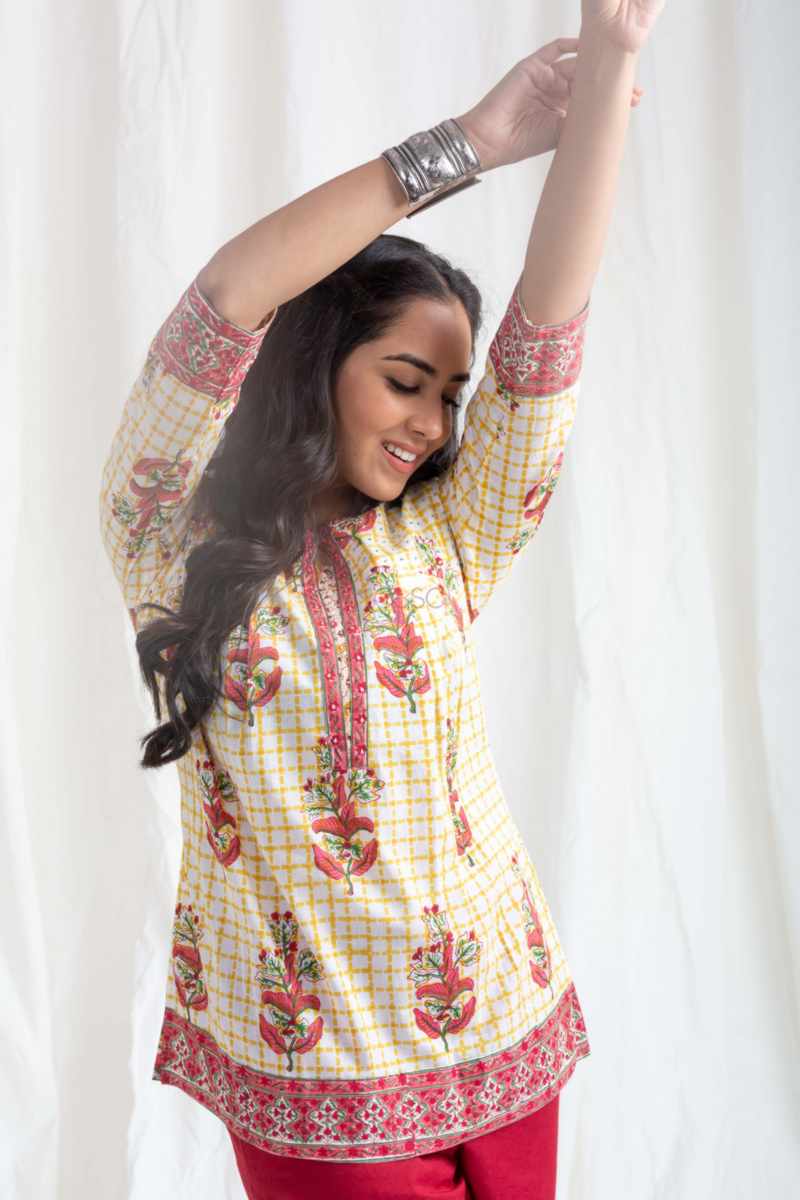 Image for Kusvaa Wsr437 Nishi Cotton Short Kurti Sitting