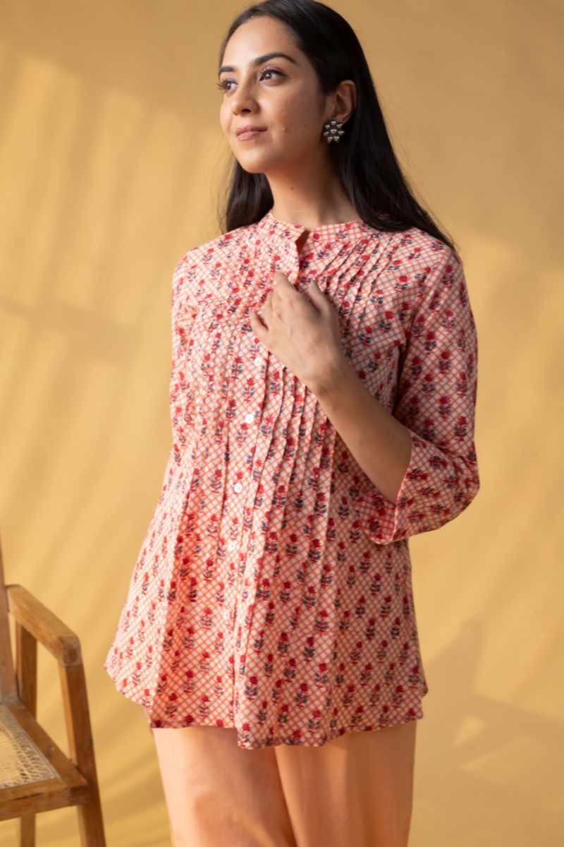 Image for Kusvaa Wsr442 Sarayi Cotton Short Kurti Sitting